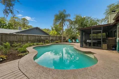 2525 Victarra Circle Lutz FL 33559