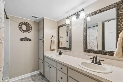 2525 Victarra Circle Lutz FL 33559