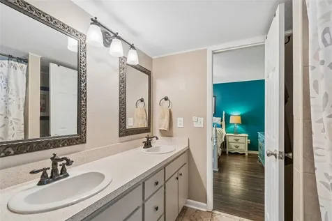 2525 Victarra Circle Lutz FL 33559
