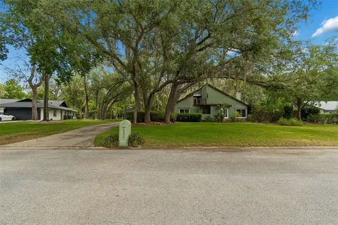 2525 Victarra Circle Lutz FL 33559