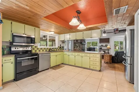 2525 Victarra Circle Lutz FL 33559