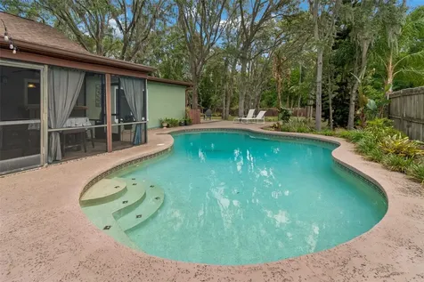2525 Victarra Circle Lutz FL 33559