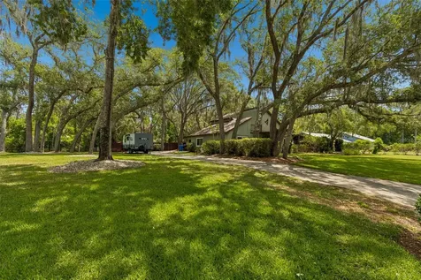 2525 Victarra Circle Lutz FL 33559