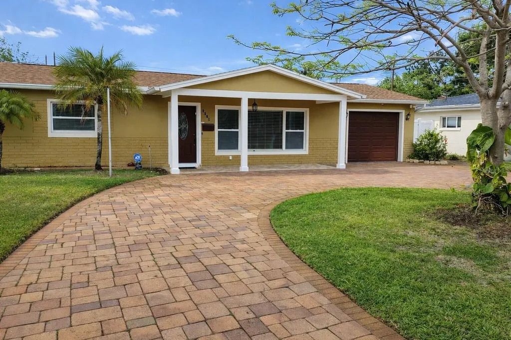 4581 21st Avenue N St Petersburg FL 33713