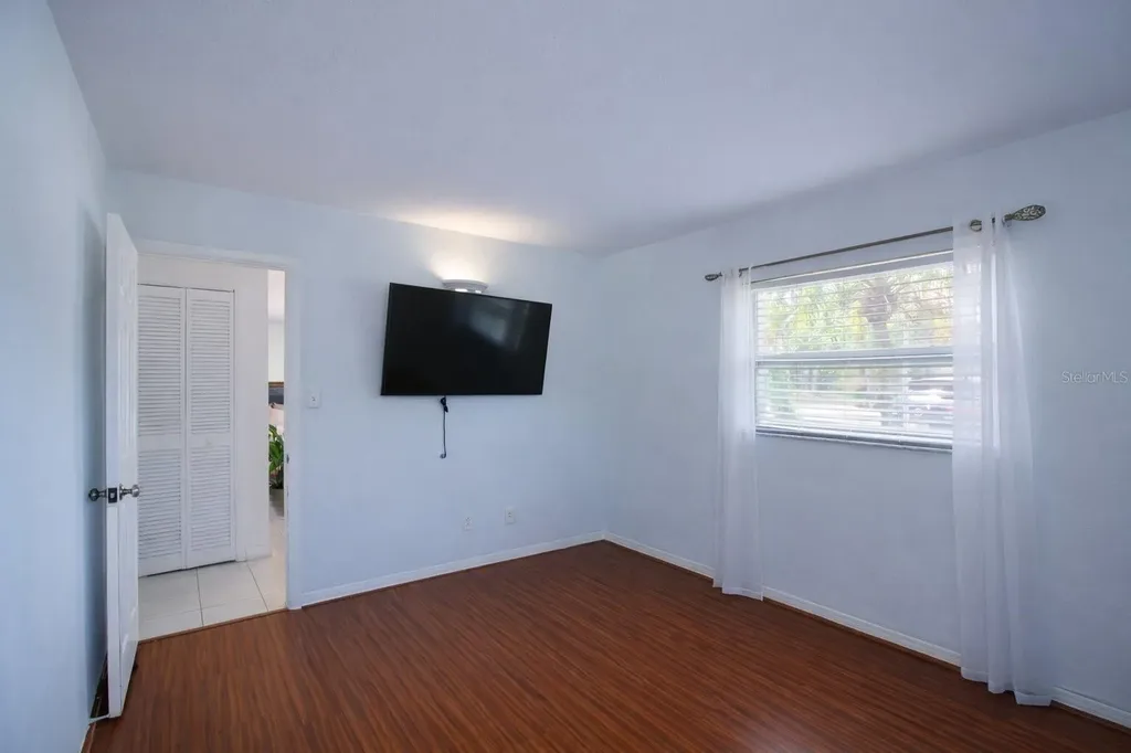 4581 21st Avenue N St Petersburg FL 33713