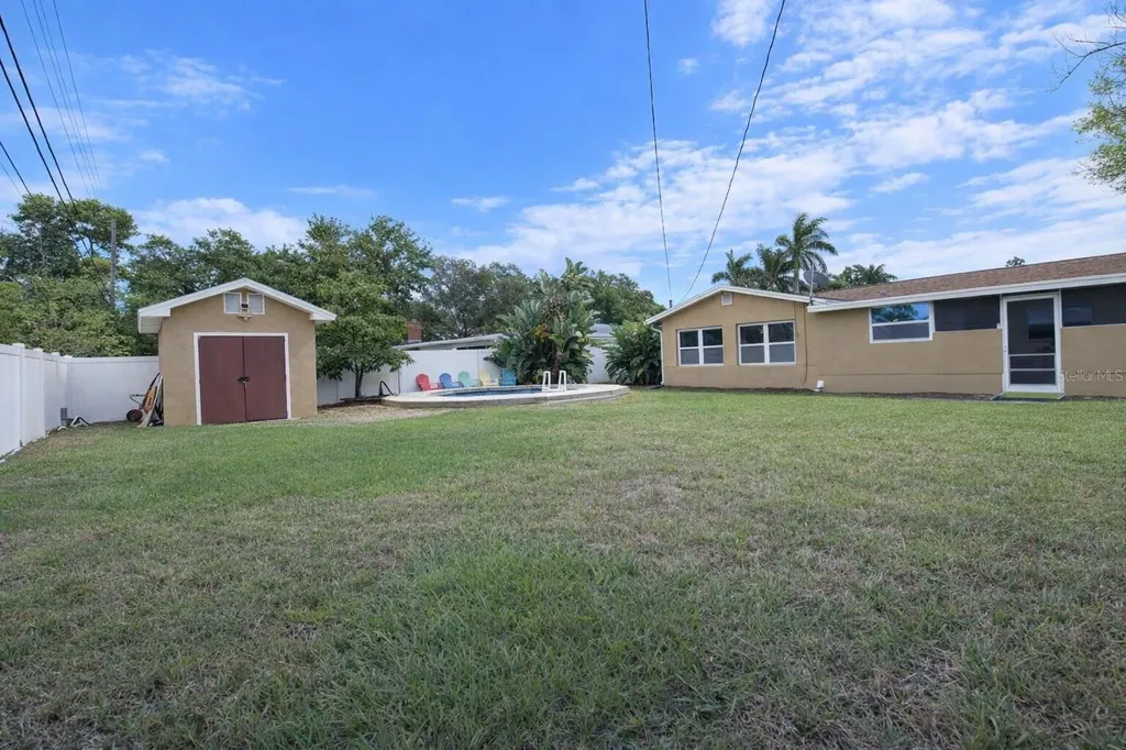 4581 21st Avenue N St Petersburg FL 33713