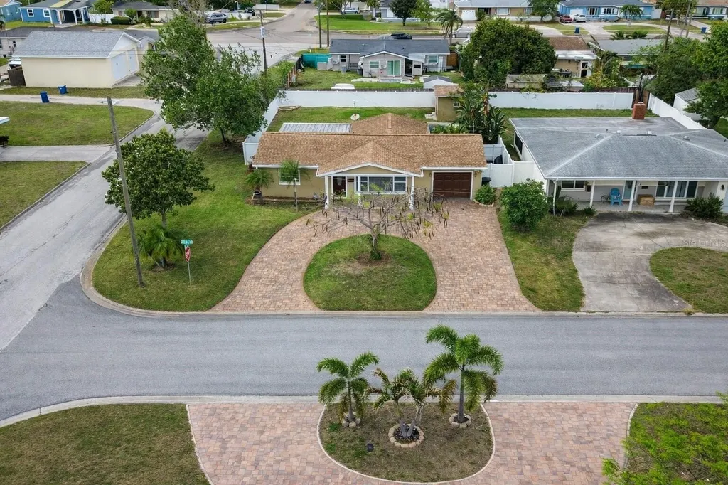4581 21st Avenue N St Petersburg FL 33713