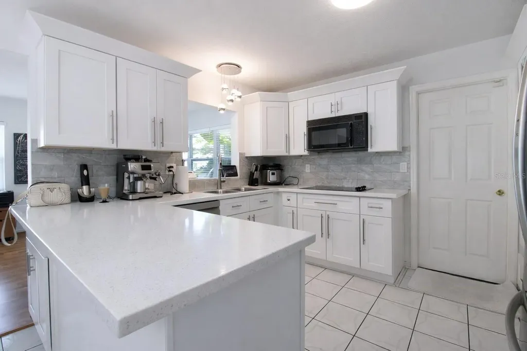 4581 21st Avenue N St Petersburg FL 33713