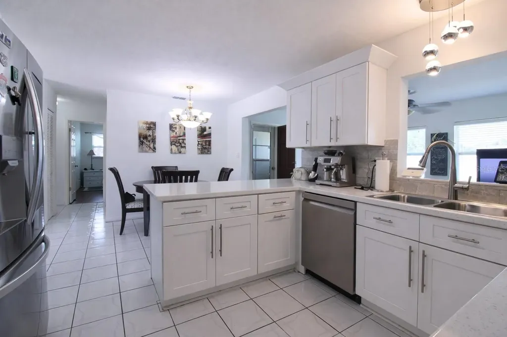 4581 21st Avenue N St Petersburg FL 33713