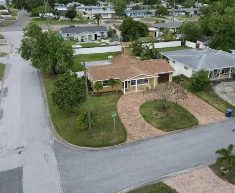 4581 21st Avenue N St Petersburg FL 33713