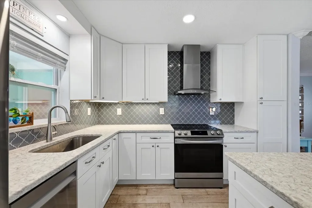 712 S Glenwood Avenue Clearwater FL 33756