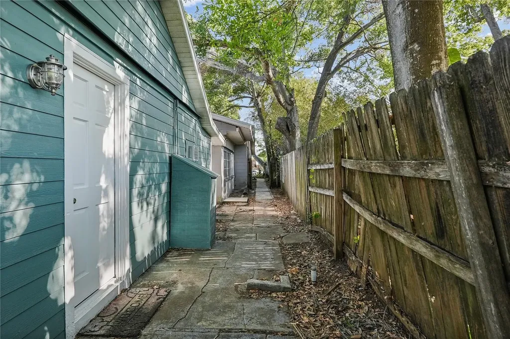 3027 Burlington Avenue N St Petersburg FL 33713
