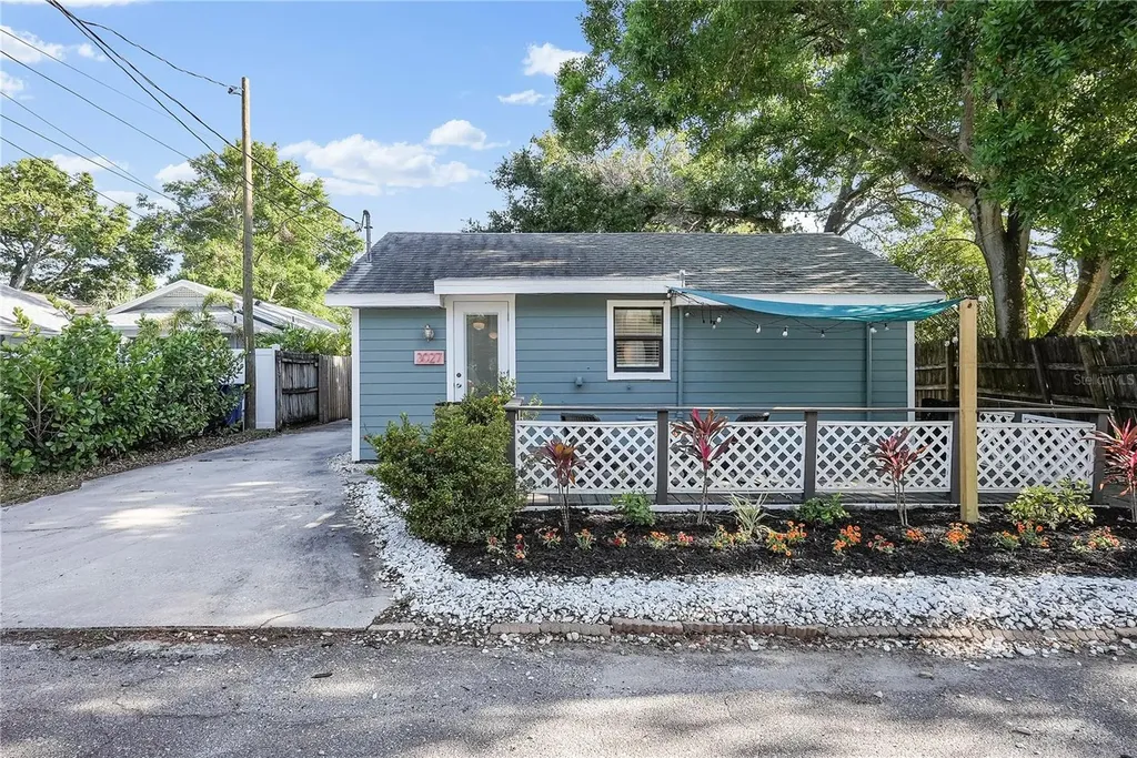 3027 Burlington Avenue N St Petersburg FL 33713