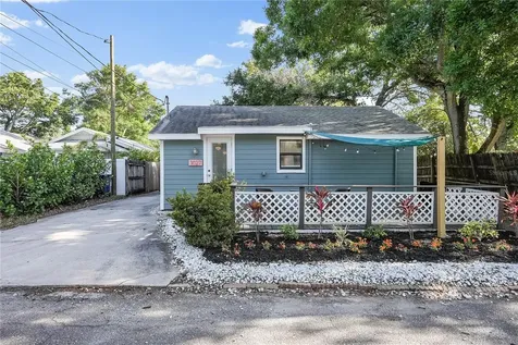 3027 Burlington Avenue N St Petersburg FL 33713