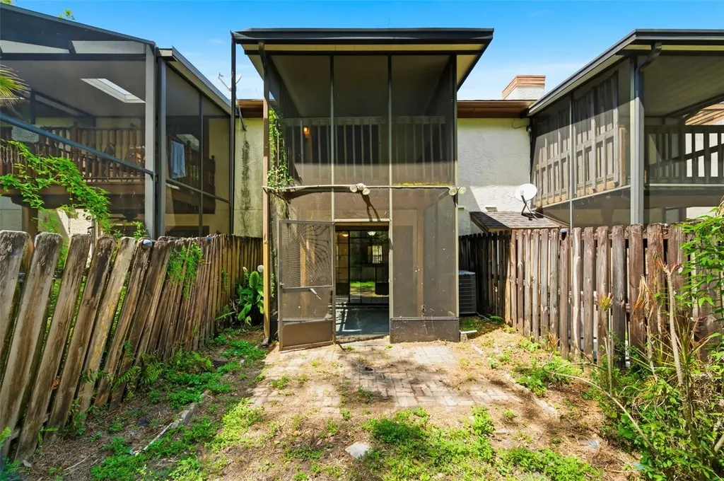 4012 Huxford Court Tampa FL 33624