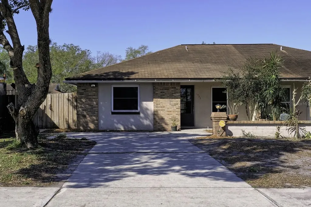 1382 Hendren Drive Orlando FL 32807