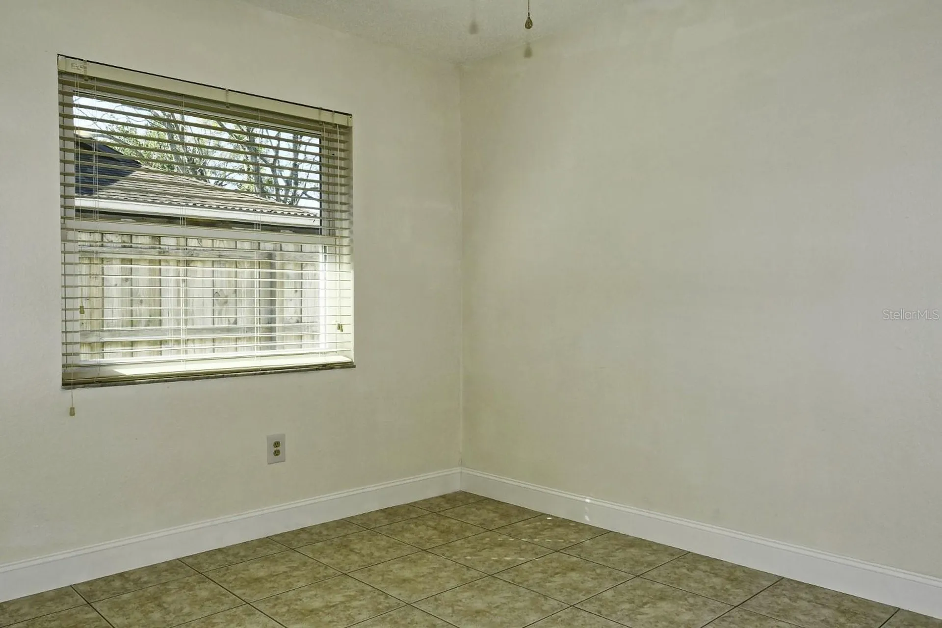 1382 Hendren Drive Orlando FL 32807