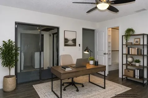 1382 Hendren Drive Orlando FL 32807