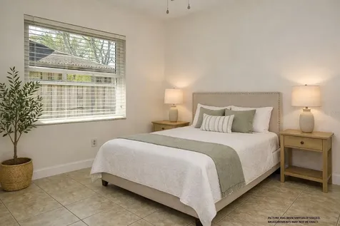 1382 Hendren Drive Orlando FL 32807