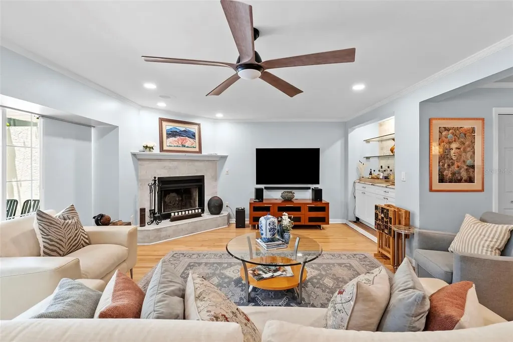 5009 S Elberon Street Tampa FL 33611
