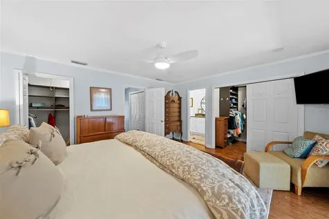 5009 S Elberon Street Tampa FL 33611