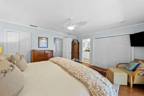 5009 S Elberon Street Tampa FL 33611