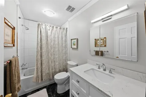 5009 S Elberon Street Tampa FL 33611