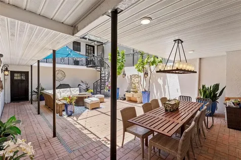 5009 S Elberon Street Tampa FL 33611