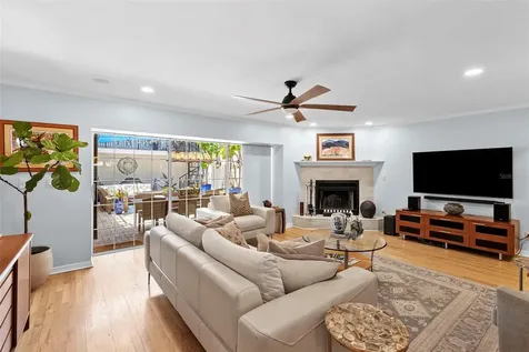 5009 S Elberon Street Tampa FL 33611