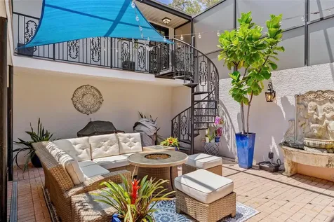 5009 S Elberon Street Tampa FL 33611