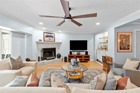 5009 S Elberon Street Tampa FL 33611