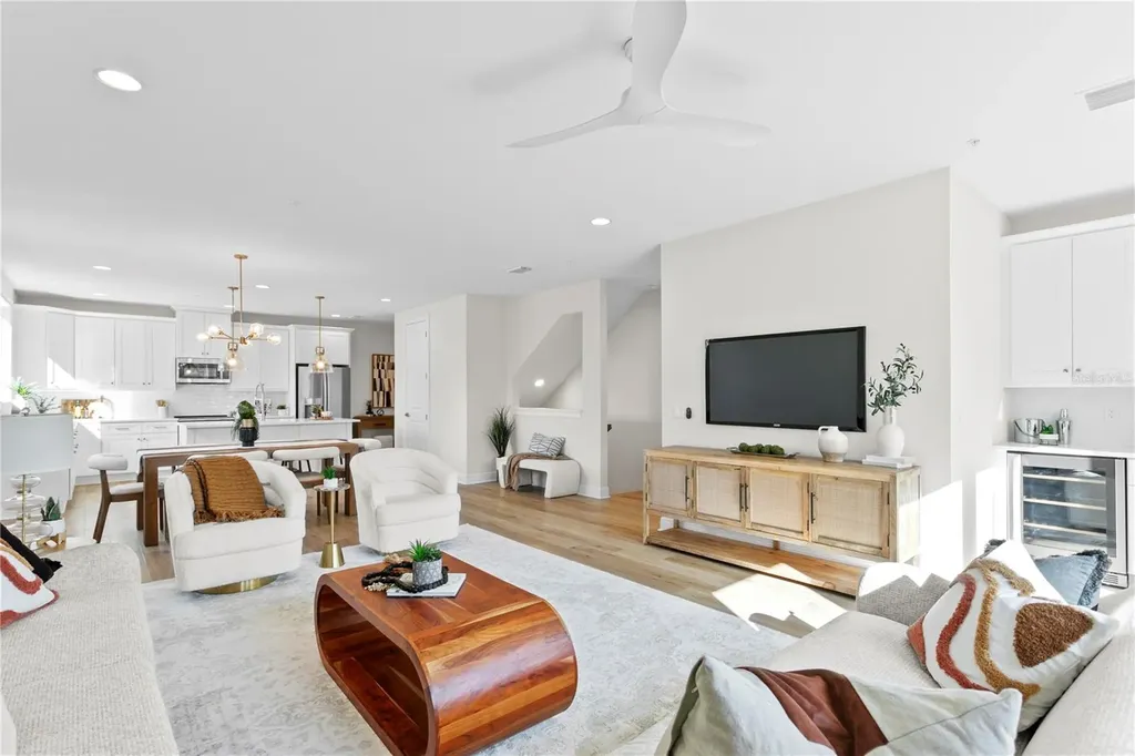 208 W Frances Avenue Tampa FL 33602