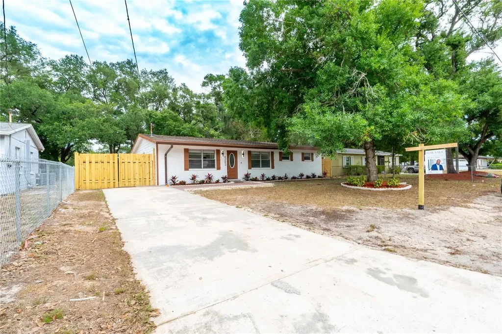 4203 Fawn Circle Tampa FL 33610