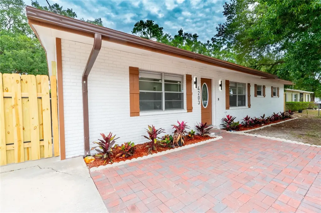 4203 Fawn Circle Tampa FL 33610