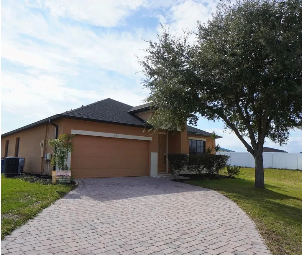 401 Savannah Preserve Loop Davenport FL 33837
