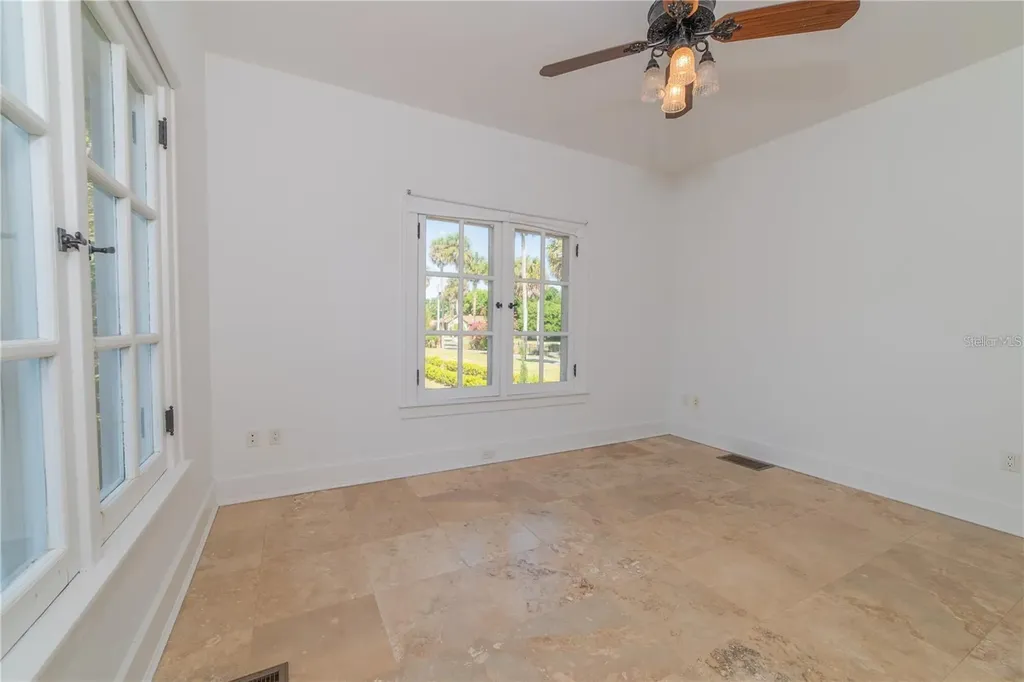 533 S Center Street Eustis FL 32726