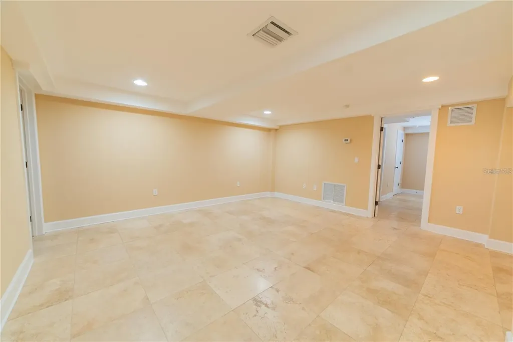 533 S Center Street Eustis FL 32726