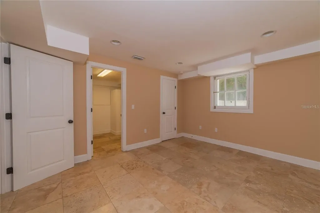 533 S Center Street Eustis FL 32726