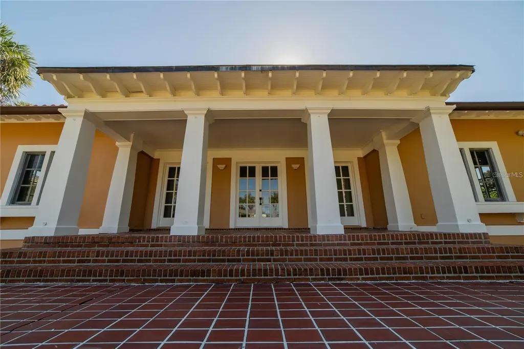 533 S Center Street Eustis FL 32726