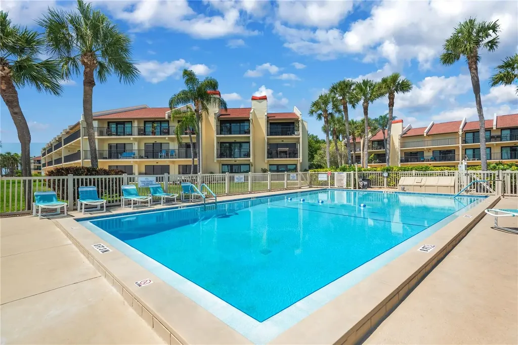 7520 Sunshine Skyway Lane S St Petersburg FL 33711