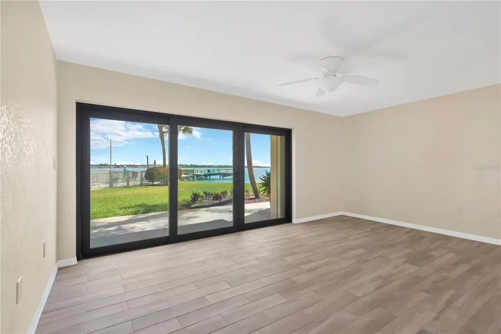 7520 Sunshine Skyway Lane S St Petersburg FL 33711