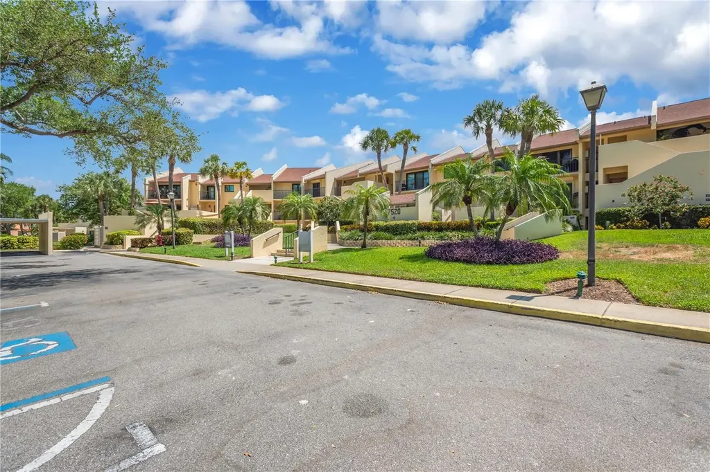 7520 Sunshine Skyway Lane S St Petersburg FL 33711