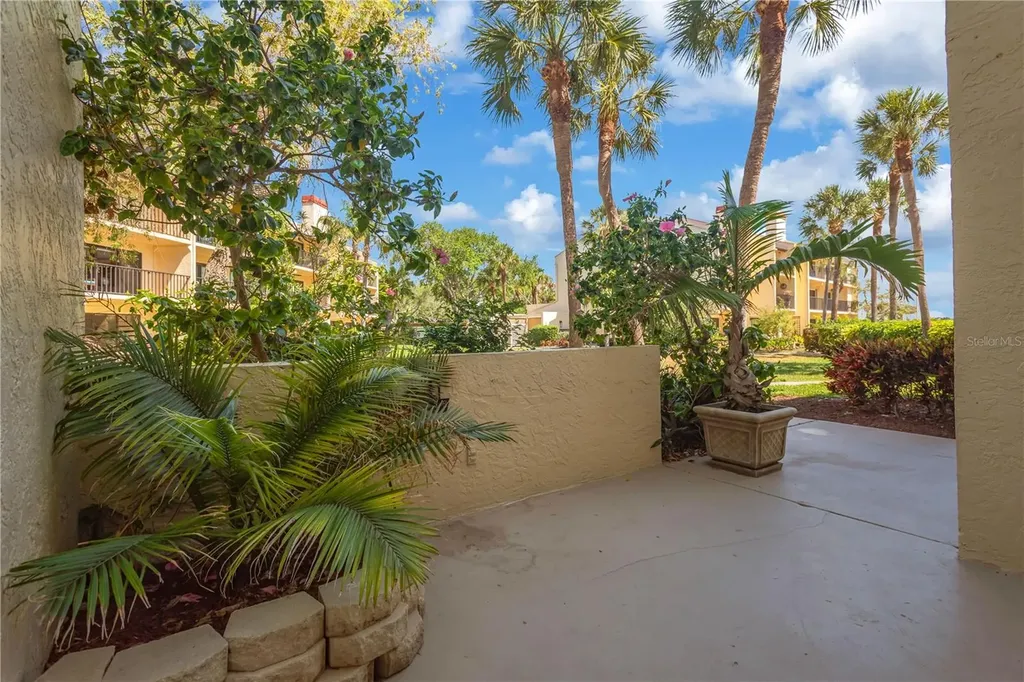 7520 Sunshine Skyway Lane S St Petersburg FL 33711
