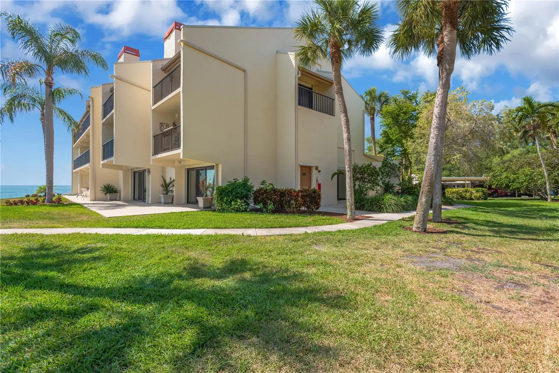 7520 Sunshine Skyway Lane S St Petersburg FL 33711