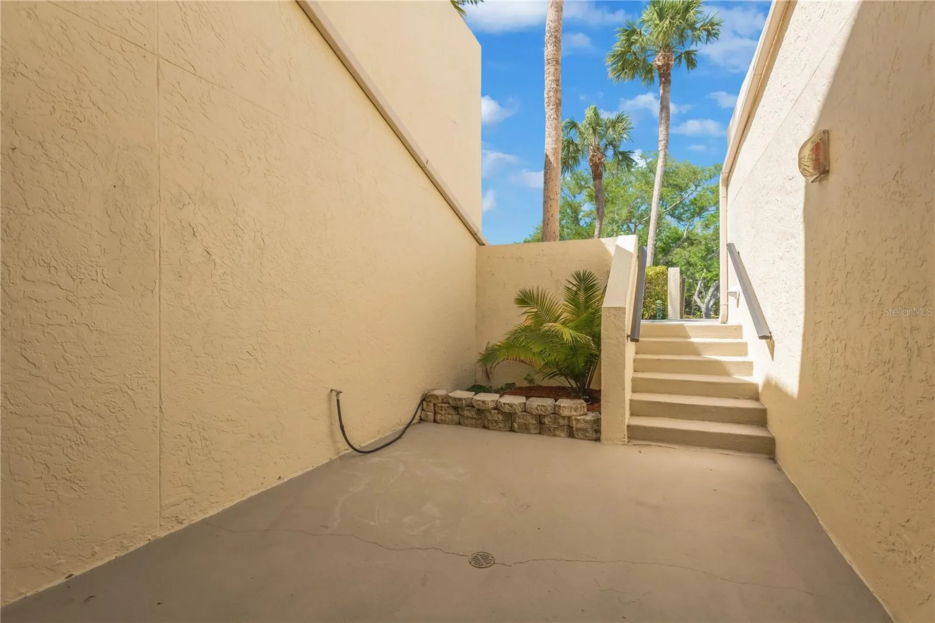 7520 Sunshine Skyway Lane S St Petersburg FL 33711