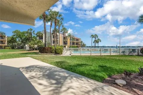 7520 Sunshine Skyway Lane S St Petersburg FL 33711