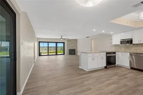 7520 Sunshine Skyway Lane S St Petersburg FL 33711