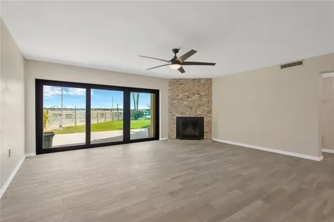 7520 Sunshine Skyway Lane S St Petersburg FL 33711