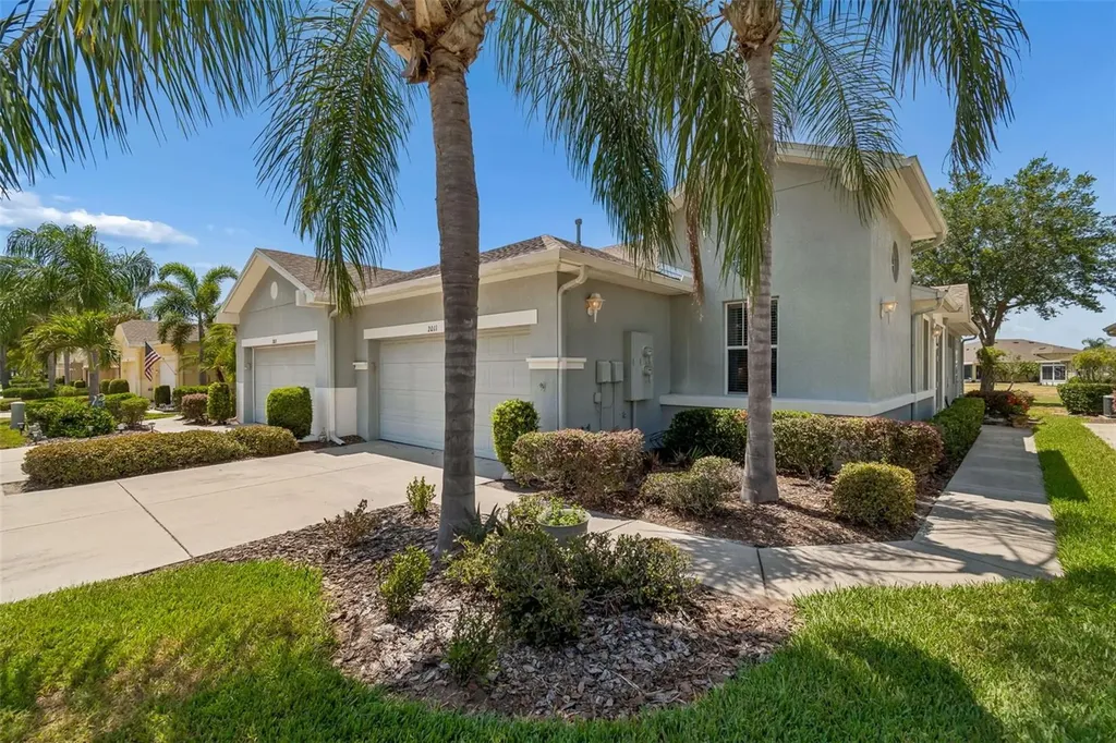 2011 Sifield Greens Way Sun City Center FL 33573