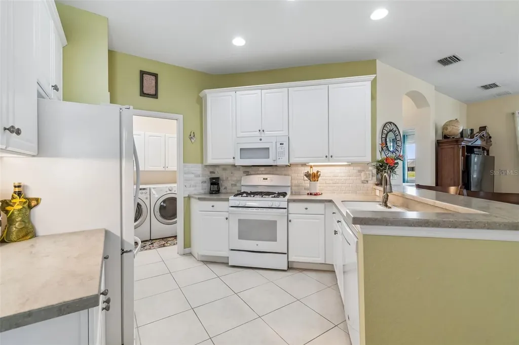2011 Sifield Greens Way Sun City Center FL 33573